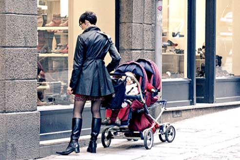 Supporting image - mother with pushchair